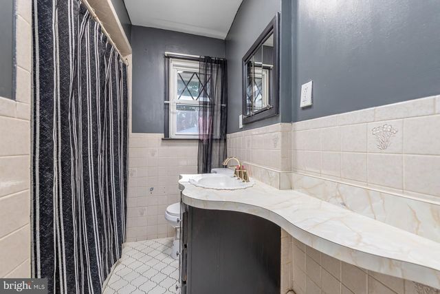 500 N FORKLANDING RD, Maple Shade, NJ 08052