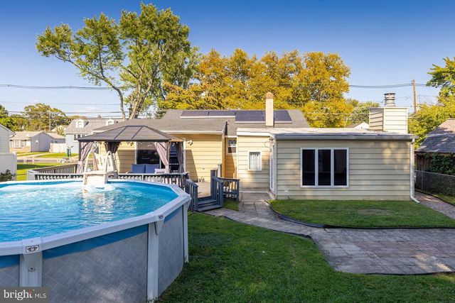 500 N FORKLANDING RD, Maple Shade, NJ 08052