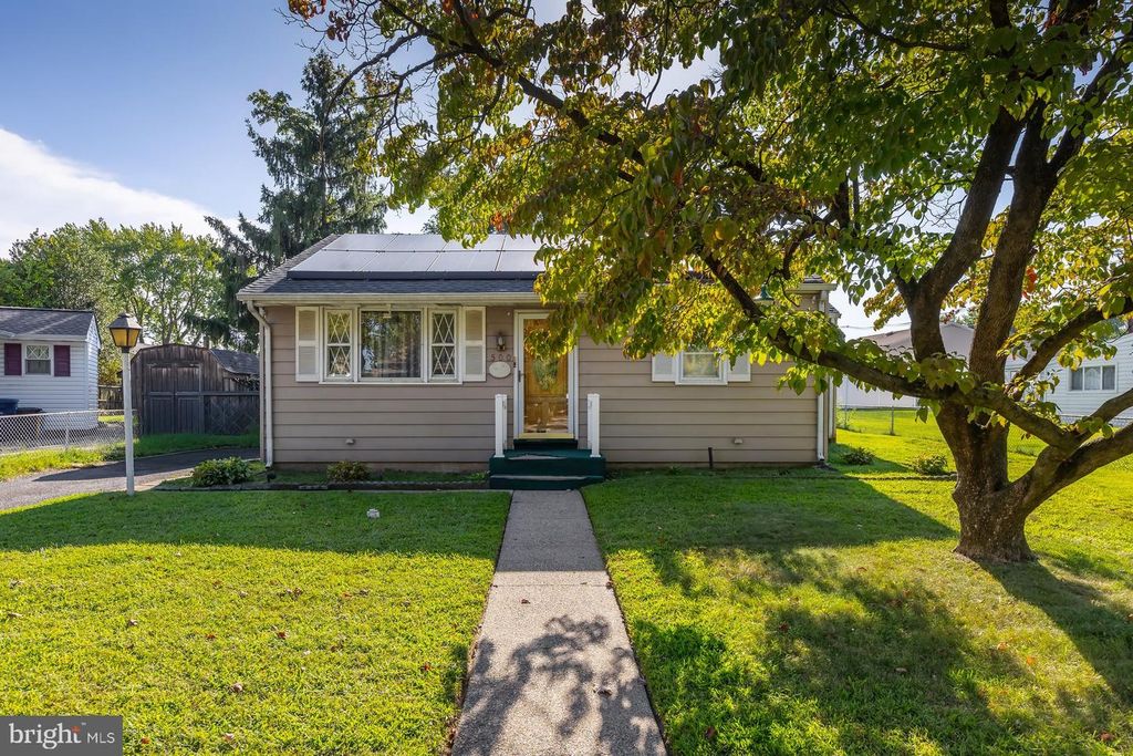 500 N FORKLANDING RD, Maple Shade, NJ 08052