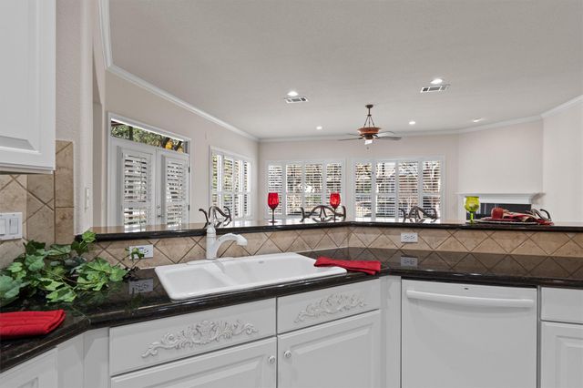 102 Branding Iron CV, Georgetown, TX 78633