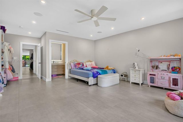 645 NE 53rd St, Miami, FL 33137