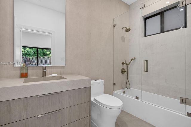 645 NE 53rd St, Miami, FL 33137