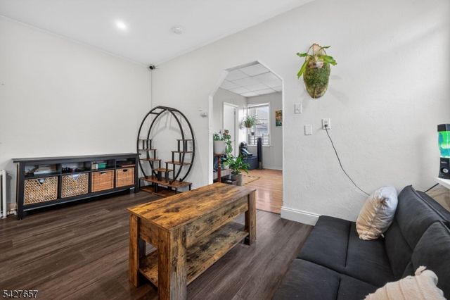 165 Macarthur Ave, Garfield City, NJ 07026