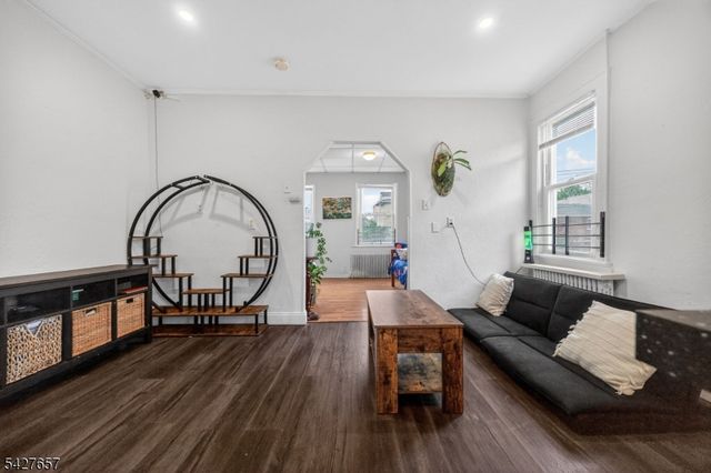 165 Macarthur Ave, Garfield City, NJ 07026