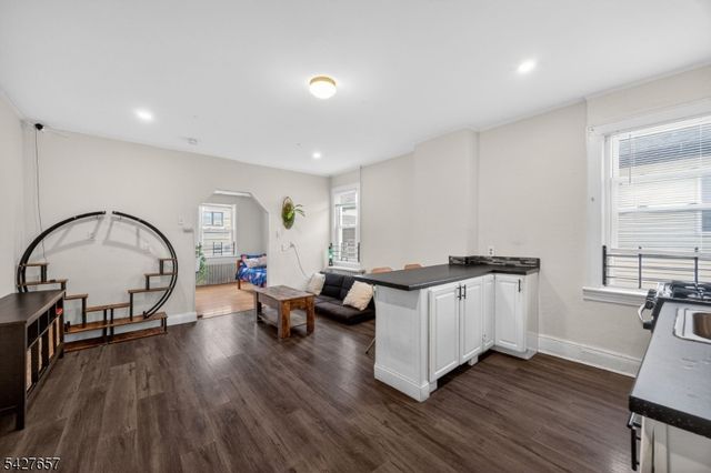 165 Macarthur Ave, Garfield City, NJ 07026