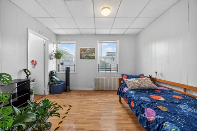 165 Macarthur Ave, Garfield City, NJ 07026