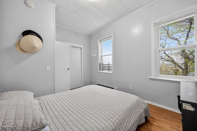 165 Macarthur Ave, Garfield City, NJ 07026