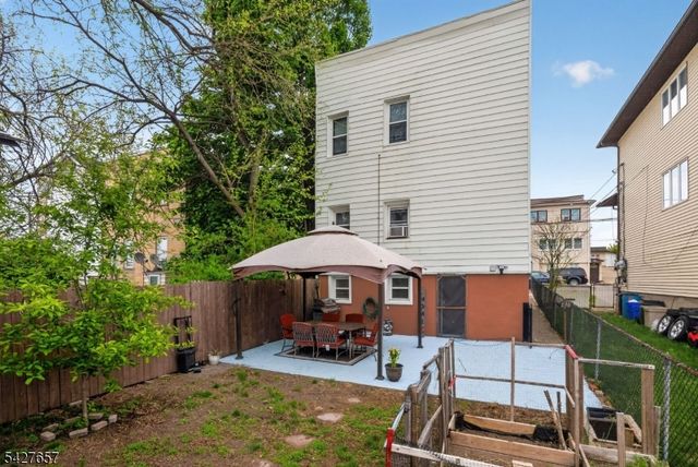 165 Macarthur Ave, Garfield City, NJ 07026