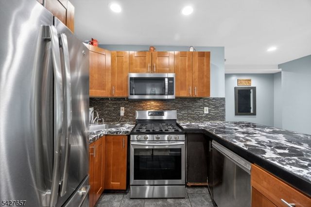 165 Macarthur Ave, Garfield City, NJ 07026