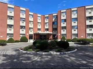 1700 Broadbridge Avenue B17, Stratford, CT 06614