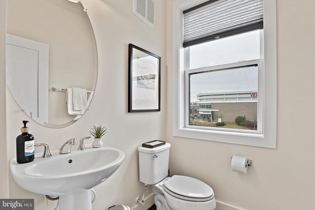 44742 TIVERTON SQ, Ashburn, VA 20147