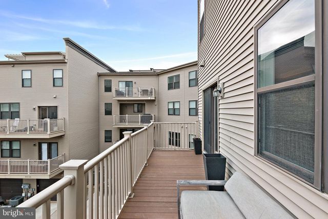 44742 TIVERTON SQ, Ashburn, VA 20147