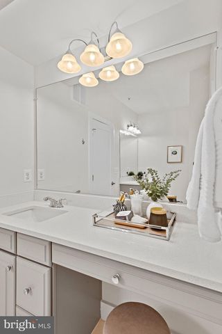 44742 TIVERTON SQ, Ashburn, VA 20147