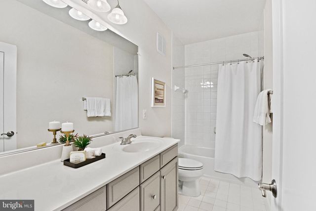 44742 TIVERTON SQ, Ashburn, VA 20147