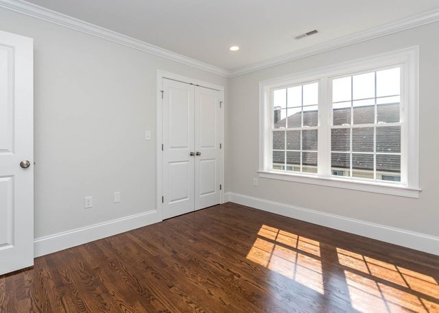 33 Eddy Street 1, Waltham, MA 02453