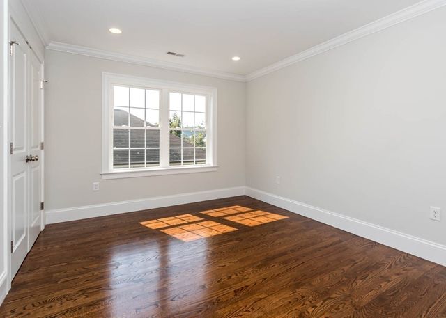 33 Eddy Street 1, Waltham, MA 02453