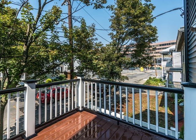 33 Eddy Street 1, Waltham, MA 02453