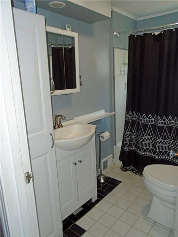 1001 7th Ave, Conway, PA 15027