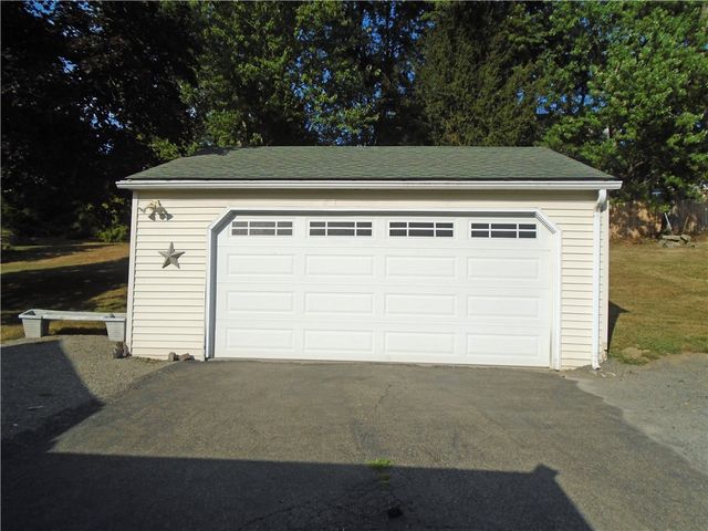 1001 7th Ave, Conway, PA 15027