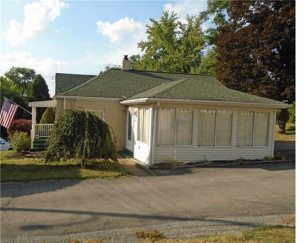 1001 7th Ave, Conway, PA 15027