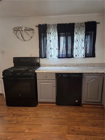 1001 7th Ave, Conway, PA 15027