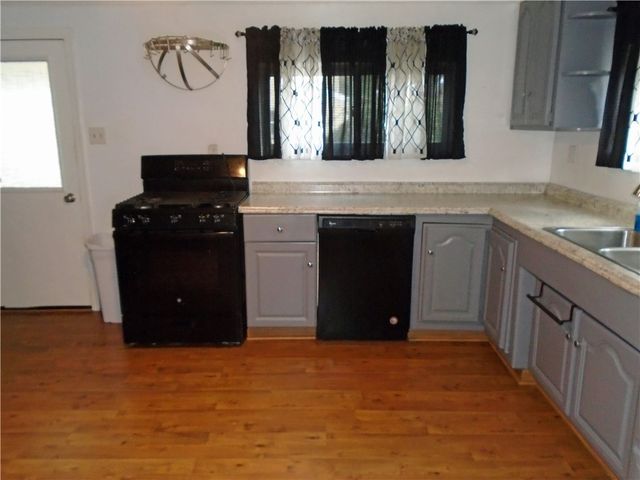 1001 7th Ave, Conway, PA 15027