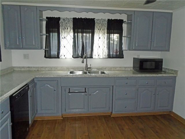 1001 7th Ave, Conway, PA 15027