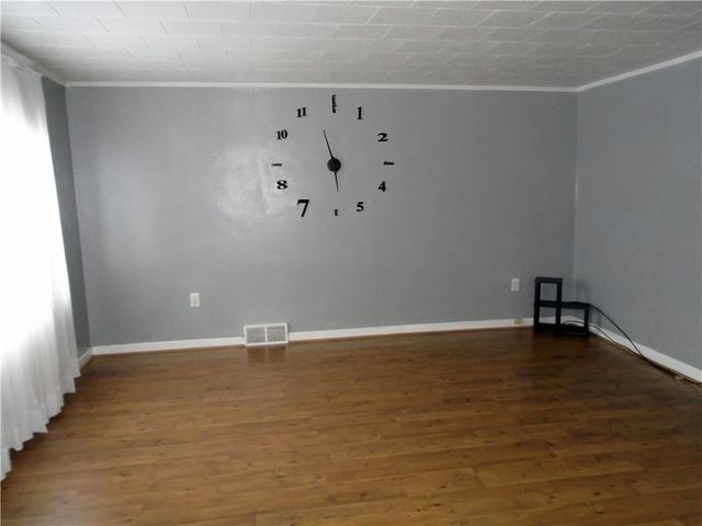 1001 7th Ave, Conway, PA 15027