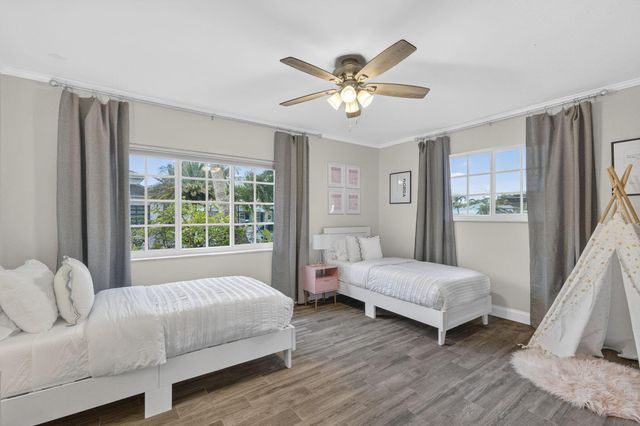 903 SW 28th Avenue, Boynton Beach, FL 33435