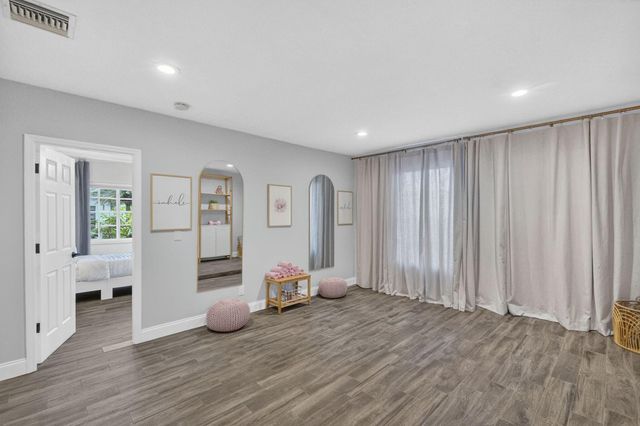 903 SW 28th Avenue, Boynton Beach, FL 33435