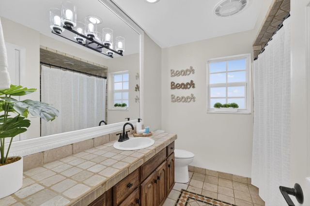 903 SW 28th Avenue, Boynton Beach, FL 33435