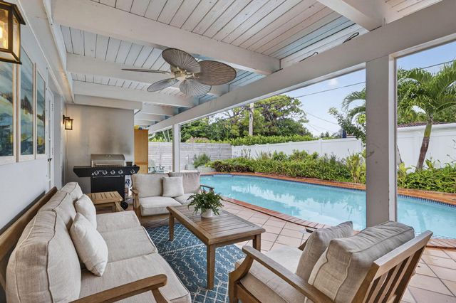 903 SW 28th Avenue, Boynton Beach, FL 33435