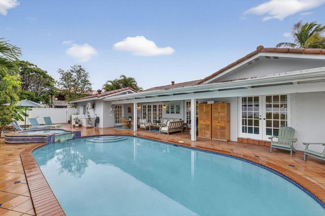 903 SW 28th Avenue, Boynton Beach, FL 33435