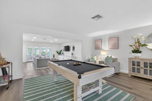 903 SW 28th Avenue, Boynton Beach, FL 33435