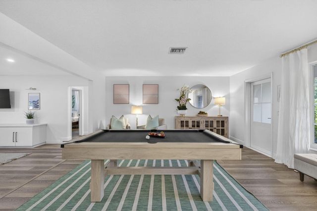 903 SW 28th Avenue, Boynton Beach, FL 33435