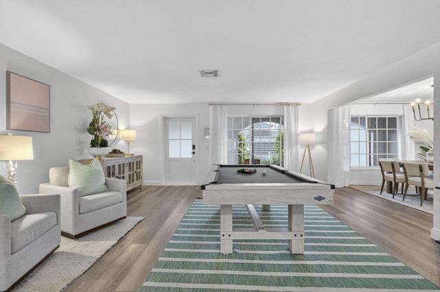 903 SW 28th Avenue, Boynton Beach, FL 33435