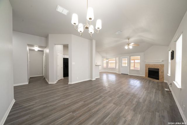 8531 SNAKEWEED DR, Converse, TX 78109