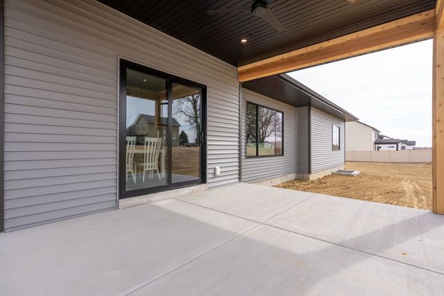 1218 S. 2nd Street, Eldridge, IA 52748