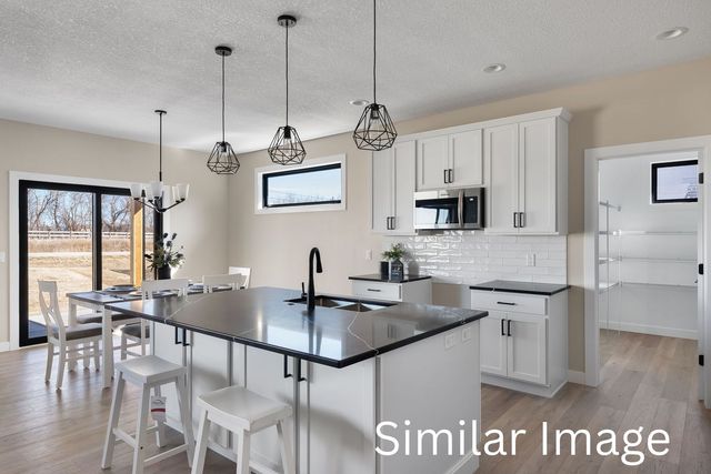 1218 S. 2nd Street, Eldridge, IA 52748