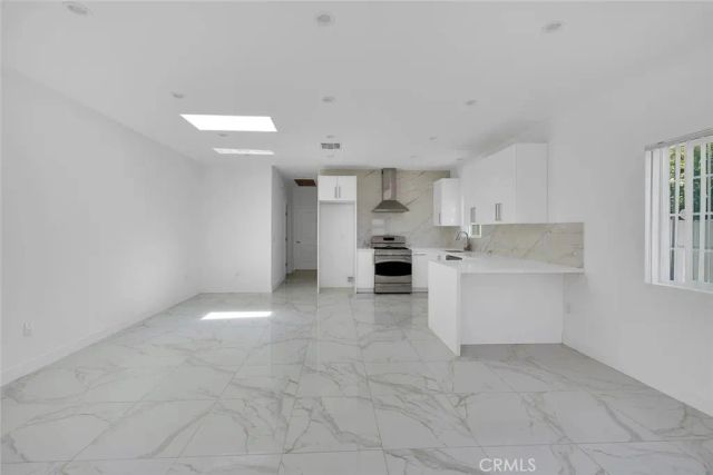 634 E Valencia Avenue, Burbank, CA 91501