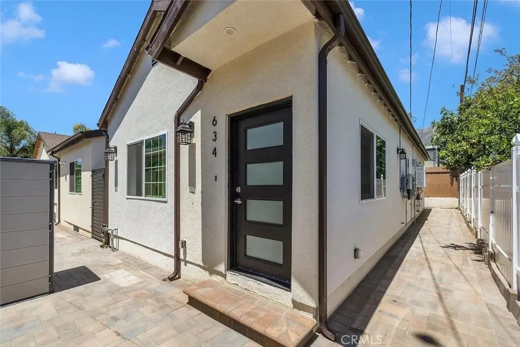 634 E Valencia Avenue, Burbank, CA 91501