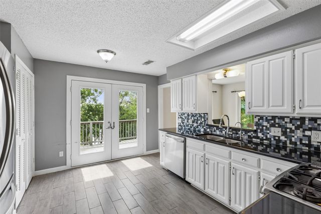 801 Country Club Place, Grand Prairie, TX 75052
