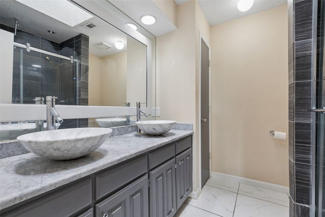 801 Country Club Place, Grand Prairie, TX 75052