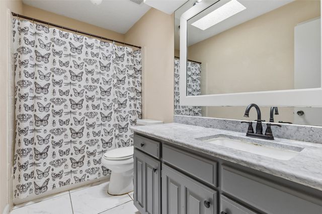 801 Country Club Place, Grand Prairie, TX 75052