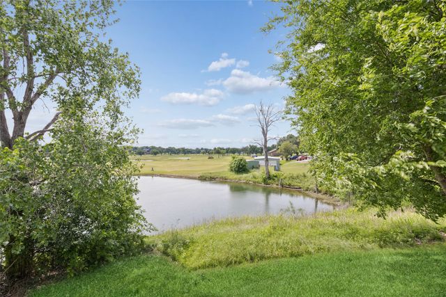 801 Country Club Place, Grand Prairie, TX 75052