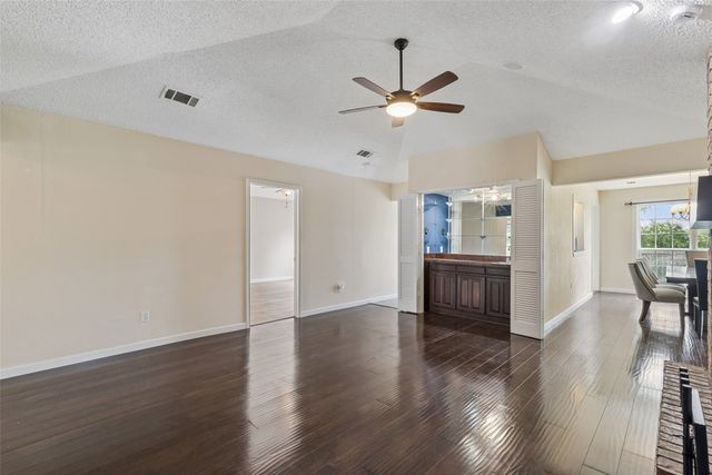 801 Country Club Place, Grand Prairie, TX 75052
