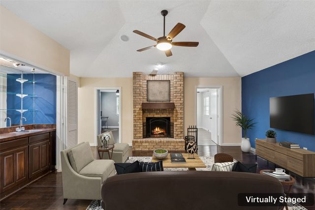 801 Country Club Place, Grand Prairie, TX 75052