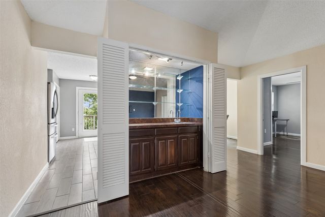 801 Country Club Place, Grand Prairie, TX 75052