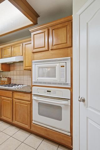 5240 W Wren Court, Visalia, CA 93291