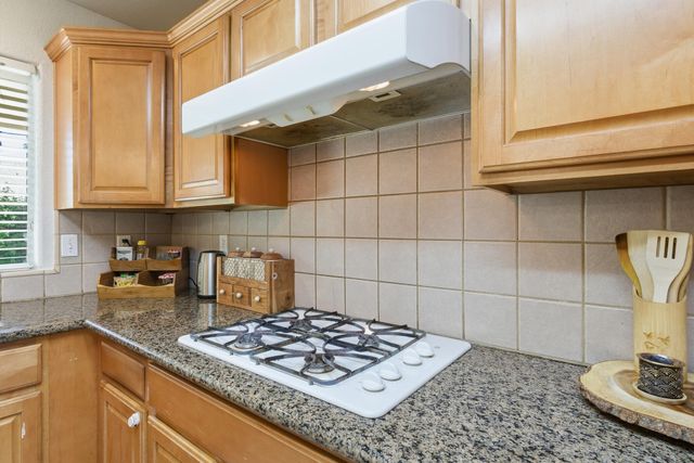 5240 W Wren Court, Visalia, CA 93291